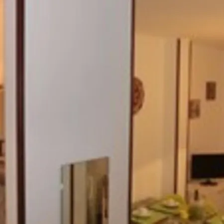 아파트 With Pool Garden And Fireplace