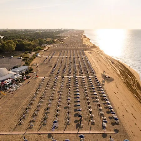 With Pool Garden And Fireplace * Bibione