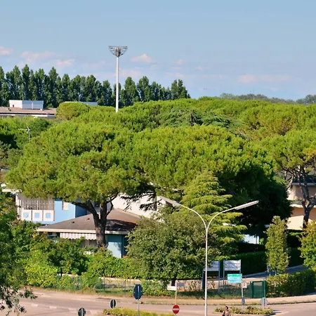 With Pool Garden And Fireplace Apartment *