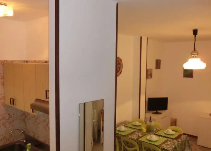 With Pool Garden And Fireplace Apartment *