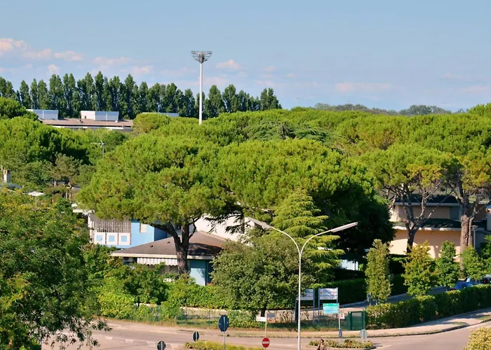 With Pool Garden And Fireplace アパート *